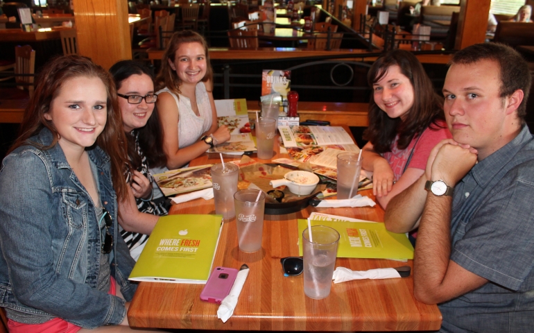 Staff Battles for History: Applebee’s vs. Chili’s