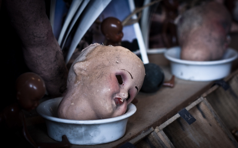 How to Survive in a Horror Movie