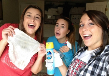 Students Volunteer In Bethany Area During “Sophomore Serve”