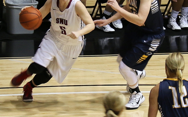 Women’s Basketball Photos