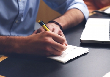 The Pros and Cons of Working While in College