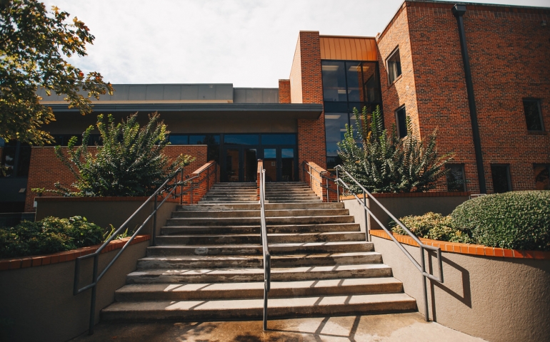 The Pros and Cons of Mandatory Chapel