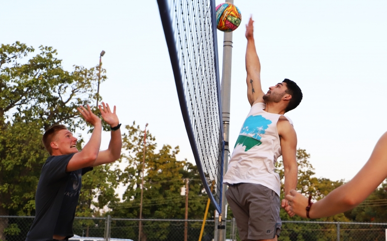 Guy spiking the ball