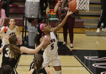 SNU Women’s Basketball Team at the David Baker Golf Tournament