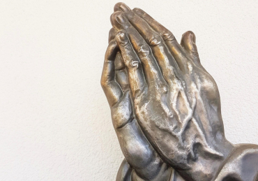 Showers of Blessings: Sprinklers Cause Chaos During SNU’s Annual Prayer Walk