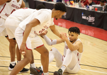 Men’s Basketball Thriving in Spite of Player Injuries