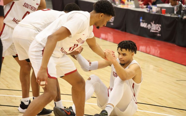 Men’s Basketball Thriving in Spite of Player Injuries