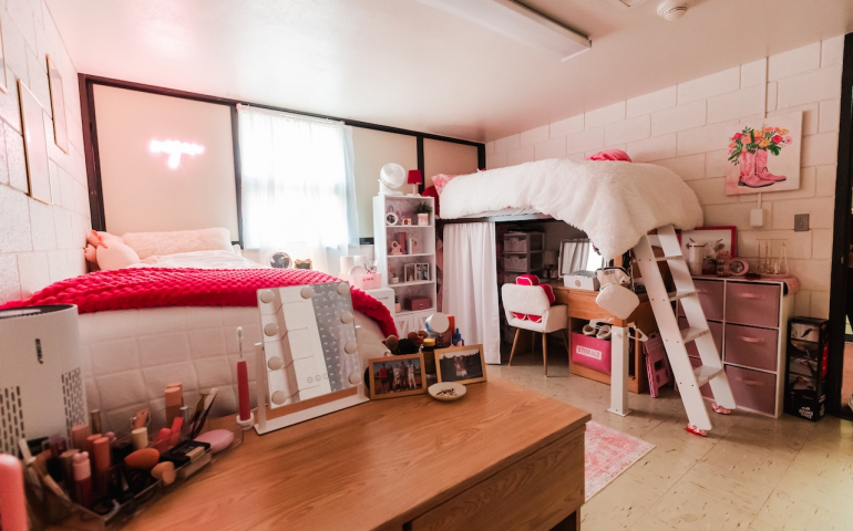 Old Friends, New Chapters: High School Pals Become SNU Roommates